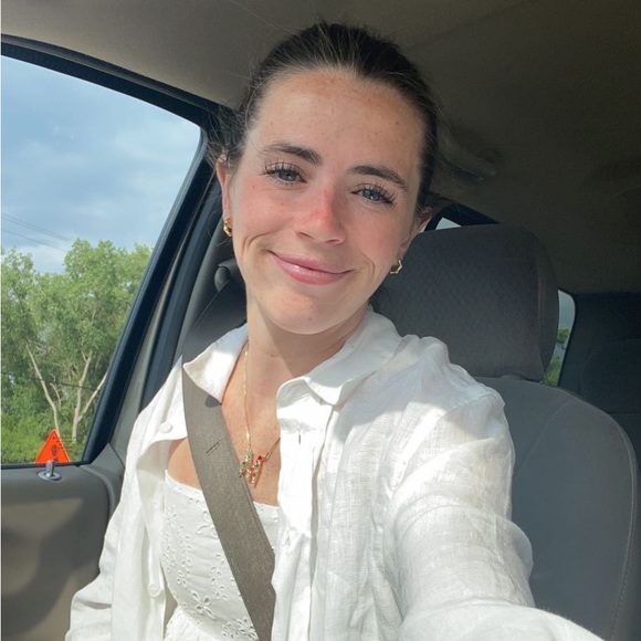 Meet your Posher, Meg - Picture 1 of 1